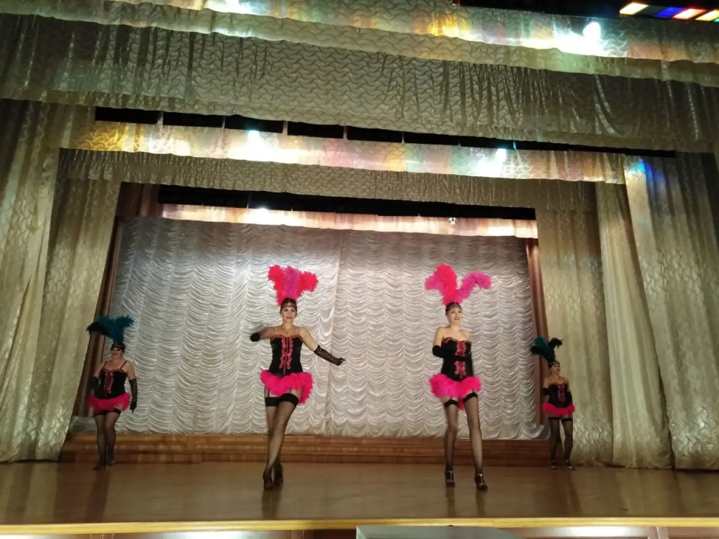 share-photo-40450971521.jpeg